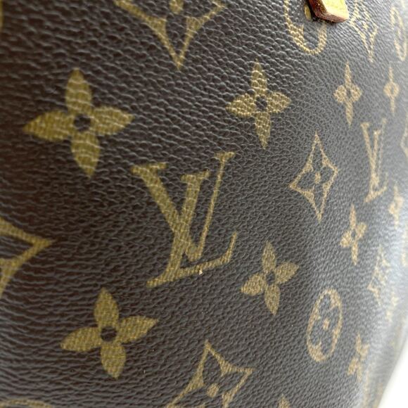 LOUIS VUITTON Brown Monogram Tote Bag - Picture 3 of 12